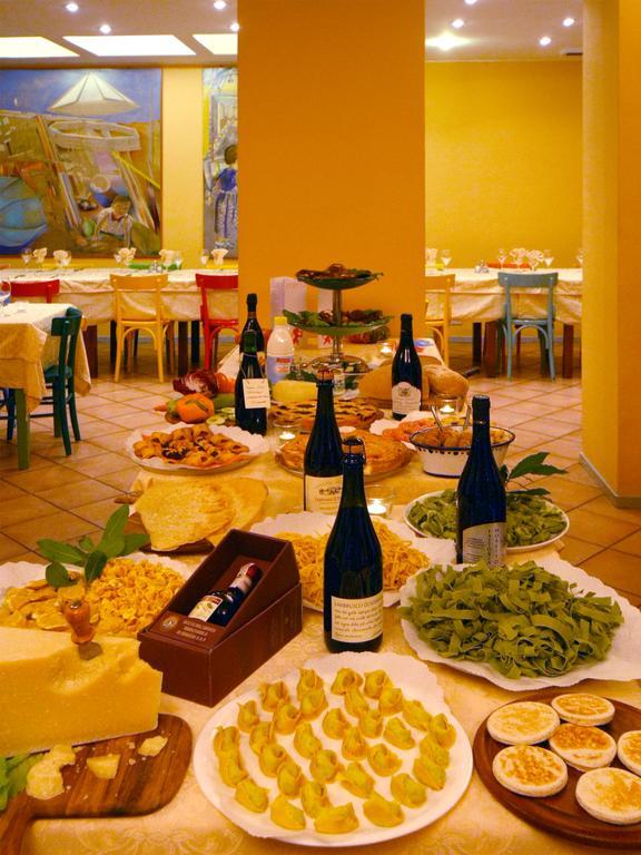 Albergo Ristorante Corsini بافولو نيل فرينانو المظهر الخارجي الصورة