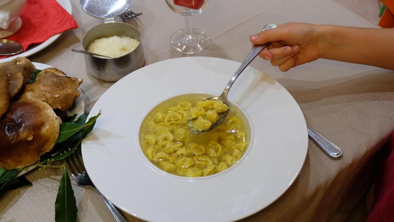 Albergo Ristorante Corsini بافولو نيل فرينانو المظهر الخارجي الصورة